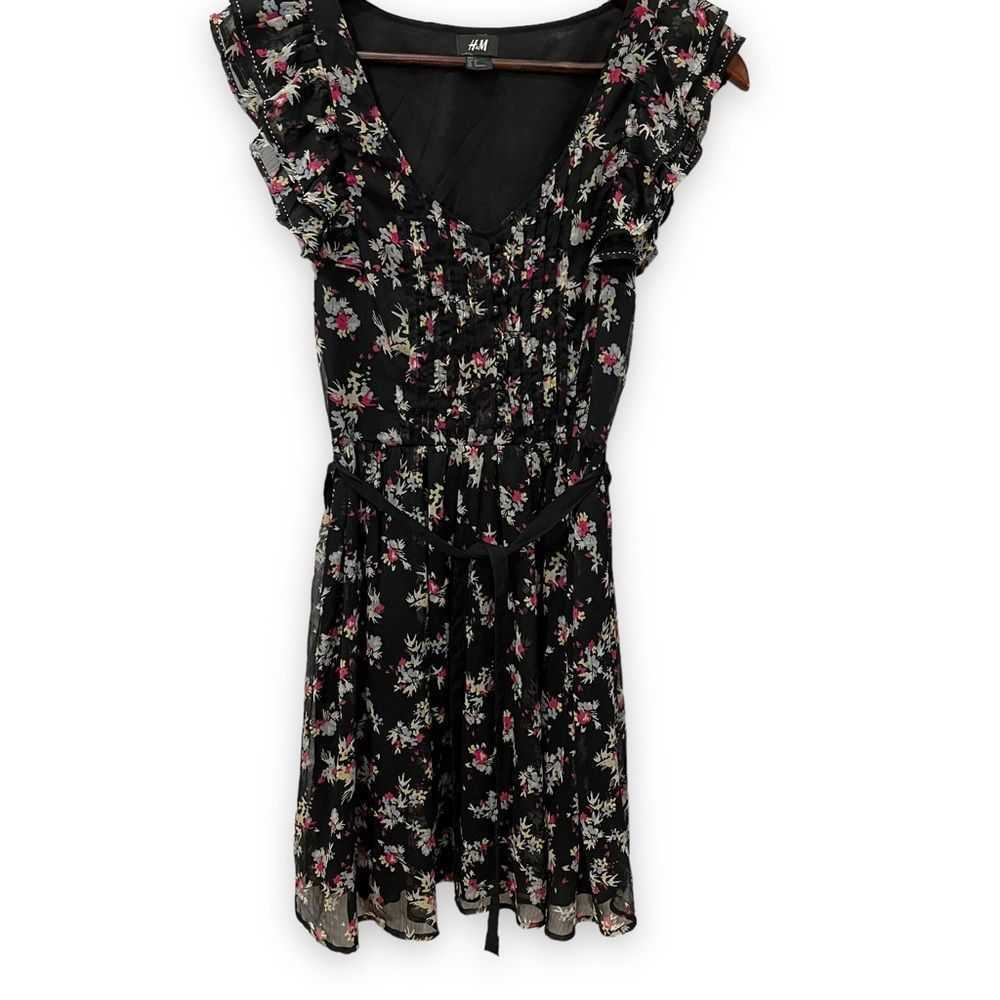 H&M black with multi floral all over print Elastic waist with sash tie size 4